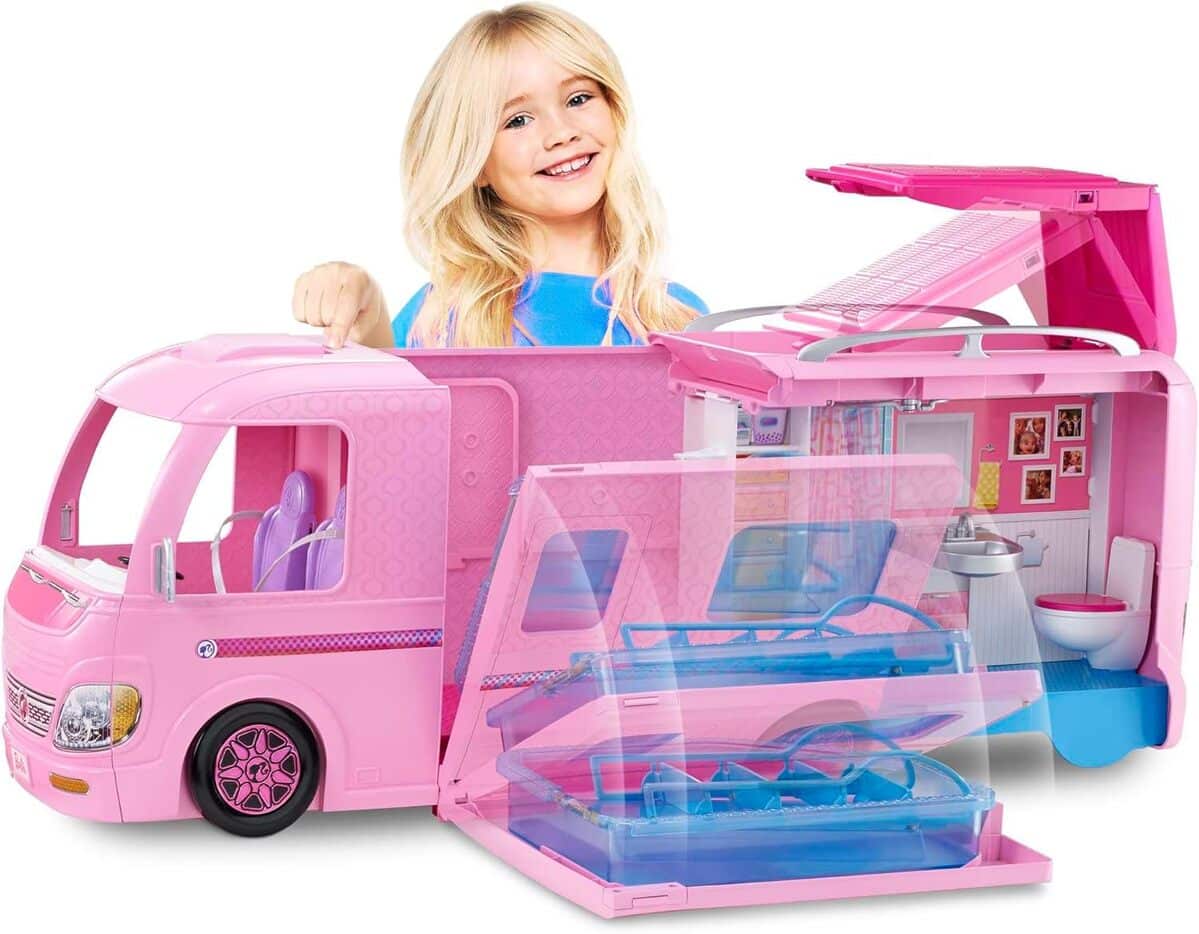 Camping-Car Barbie : le Test Ultime du Véhicule Transformable