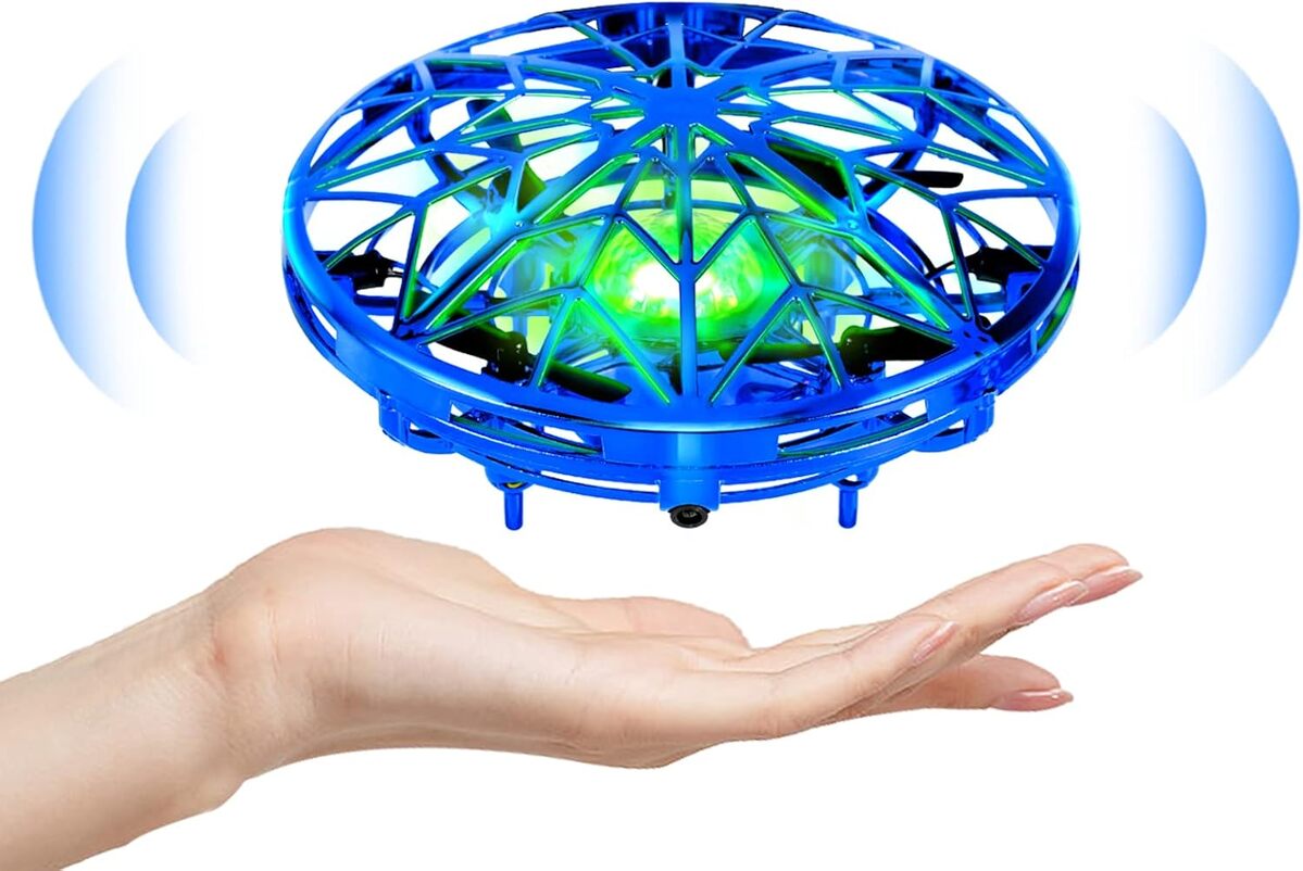 Test du mini drone UFO Kizplays : un jouet volant lumineux pour enfants