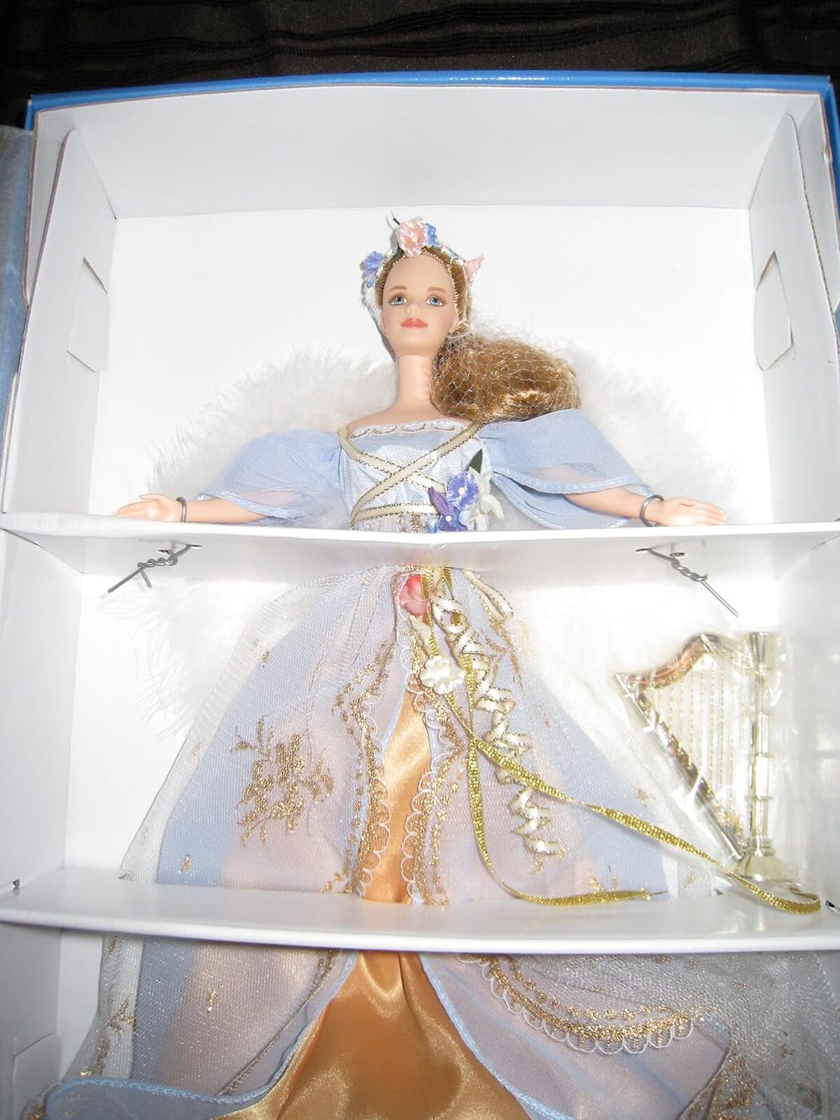 Avis : poupée Barbie harpiste Angels of Music de Mattel