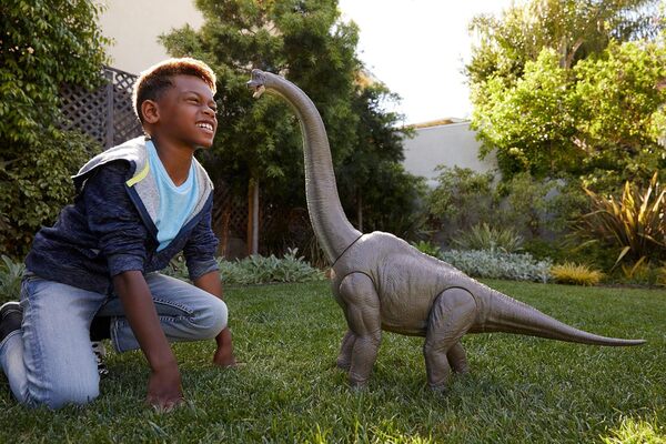 Jurassic World grande figurine dinosaure articulée Brachiosaurus de plus de 106 cm aux couleurs, détails et textures réalistes, jouet pour enfant, GNC31